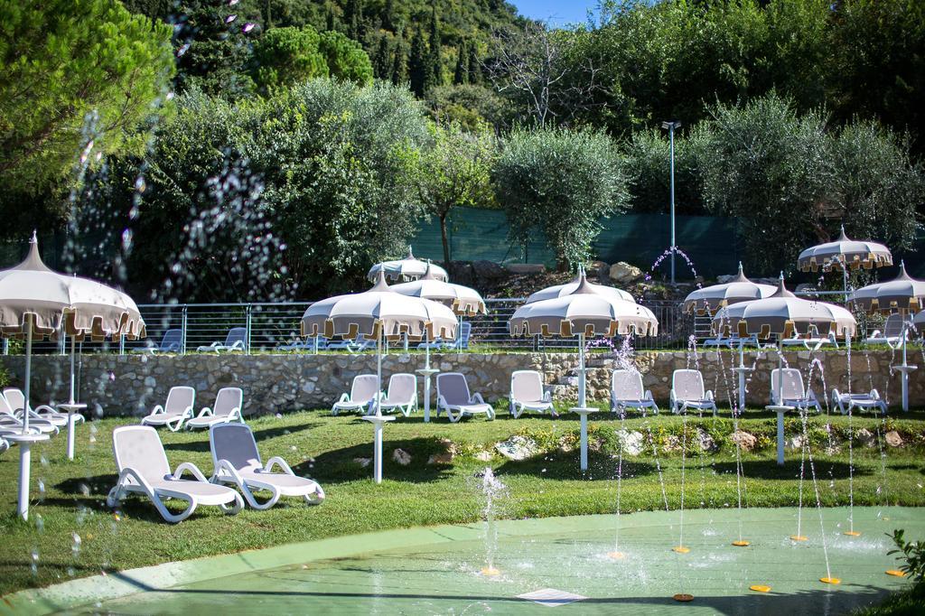 La Rocca Camping Village Bardolino Exterior foto